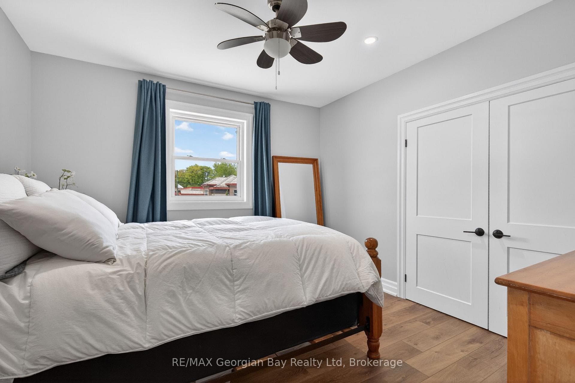 449 Park Street photo 23