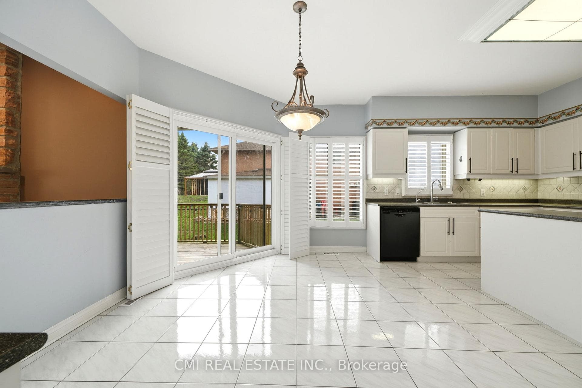 15 Treegrove Circle photo 15