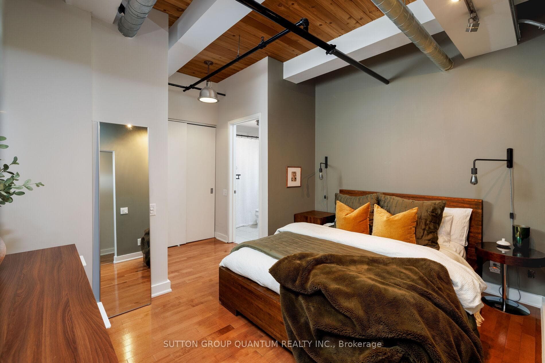 43 Hanna Avenue Unit 221 photo 18