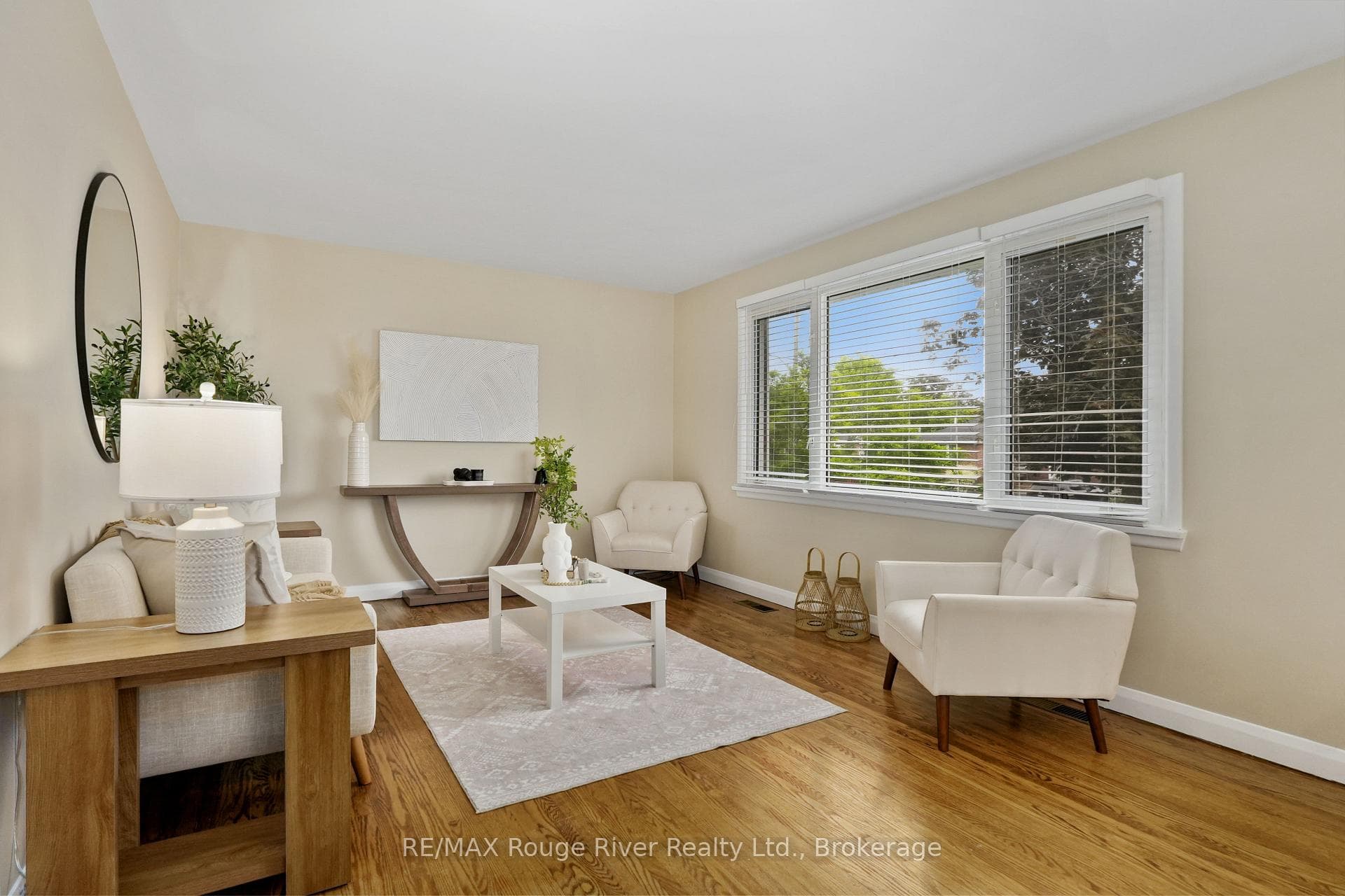528 Barbara Street photo 6