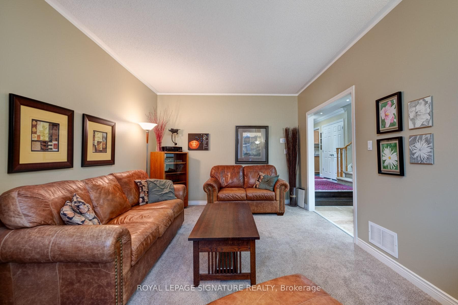 62 Mortimer Crescent photo 4