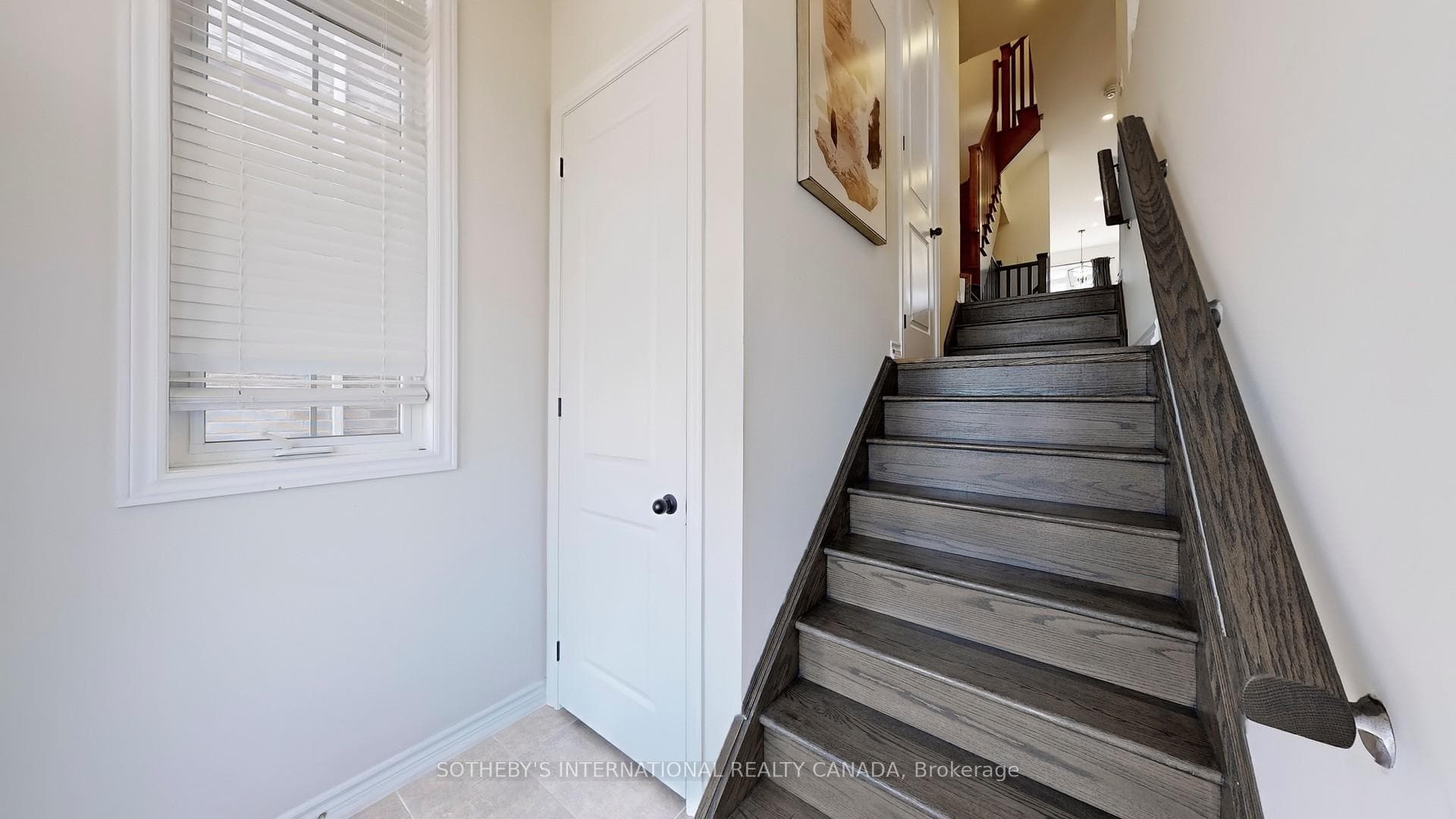 160 Sunset Terrace photo 4