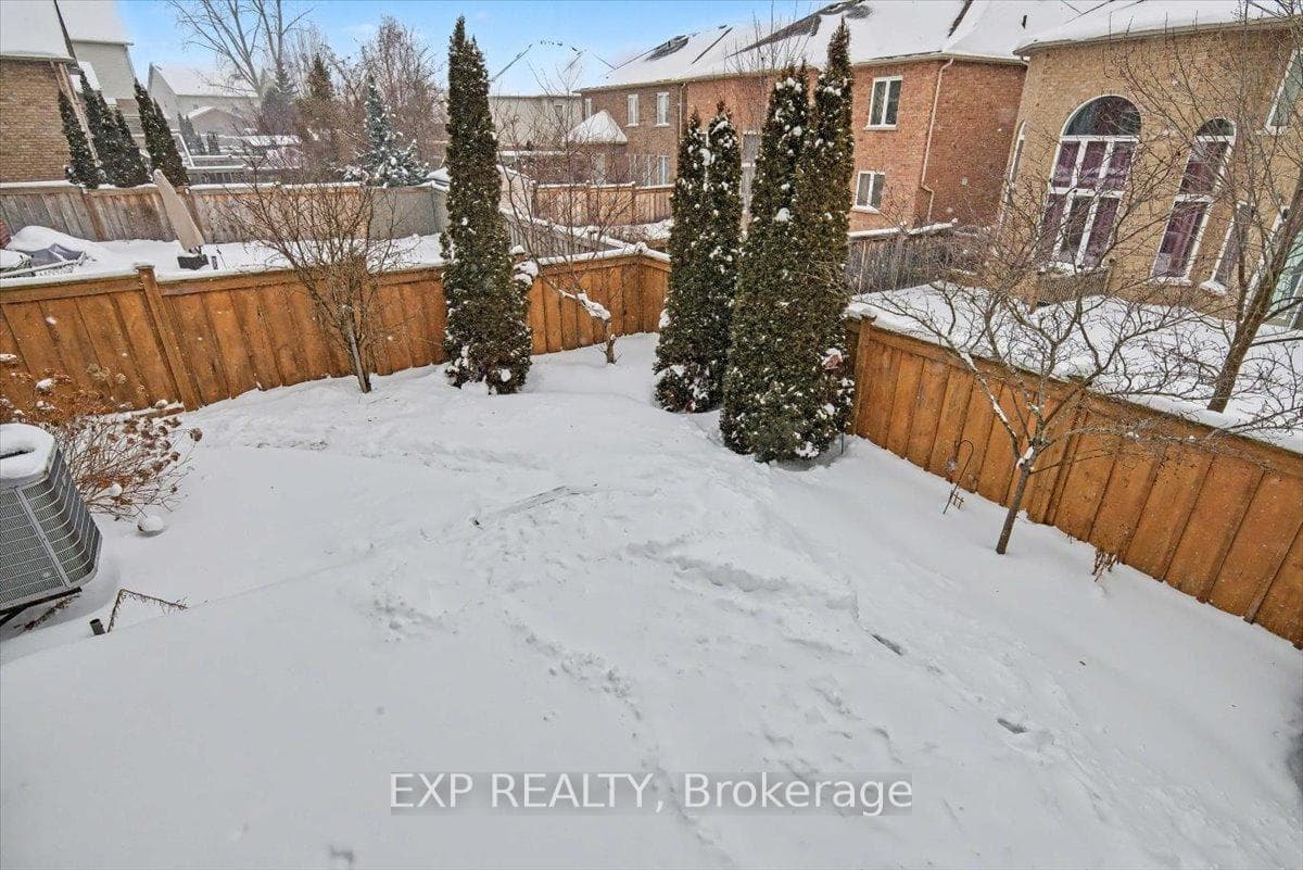 93 Tremaine Drive photo 42