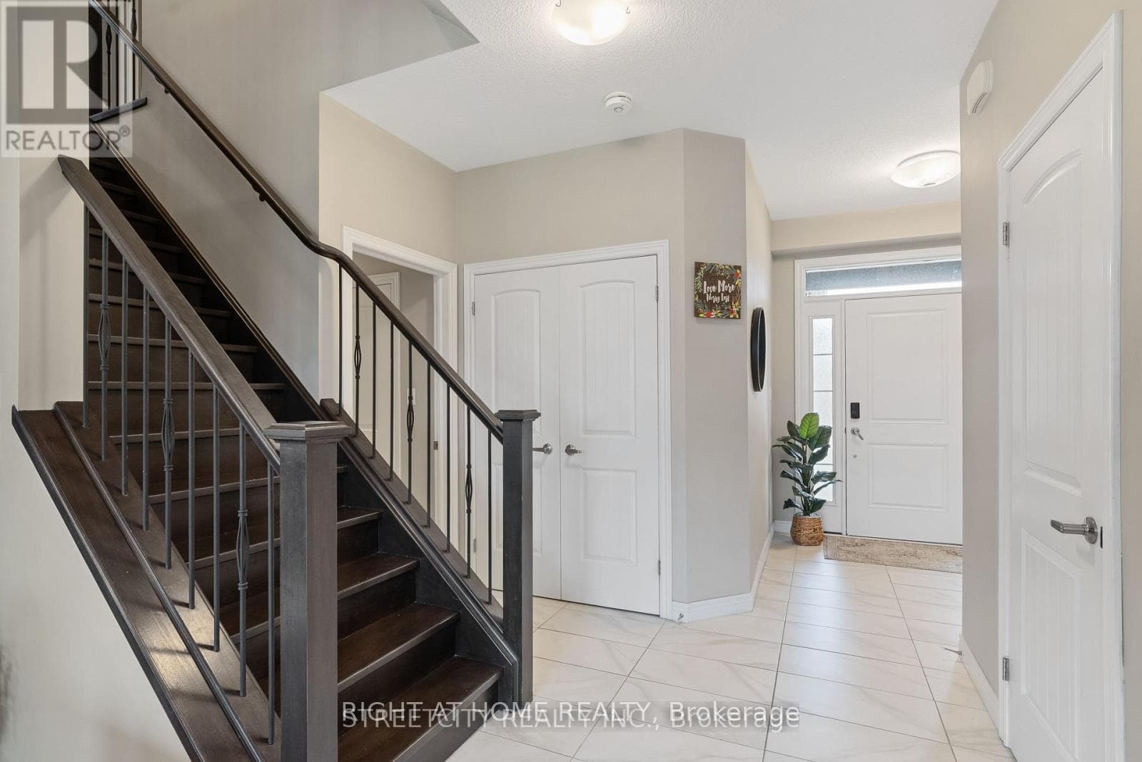 402 TANSBURY Street photo 5