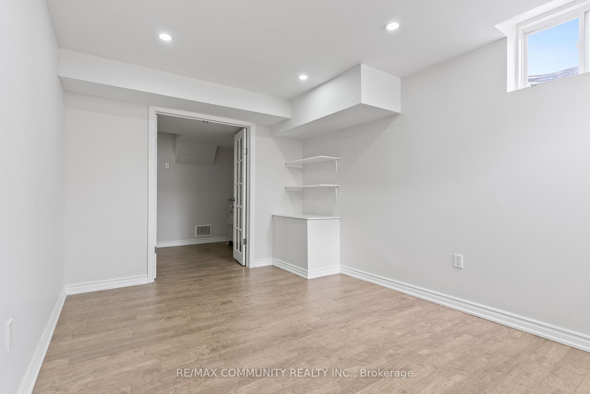 444 Dymott Avenue photo 25