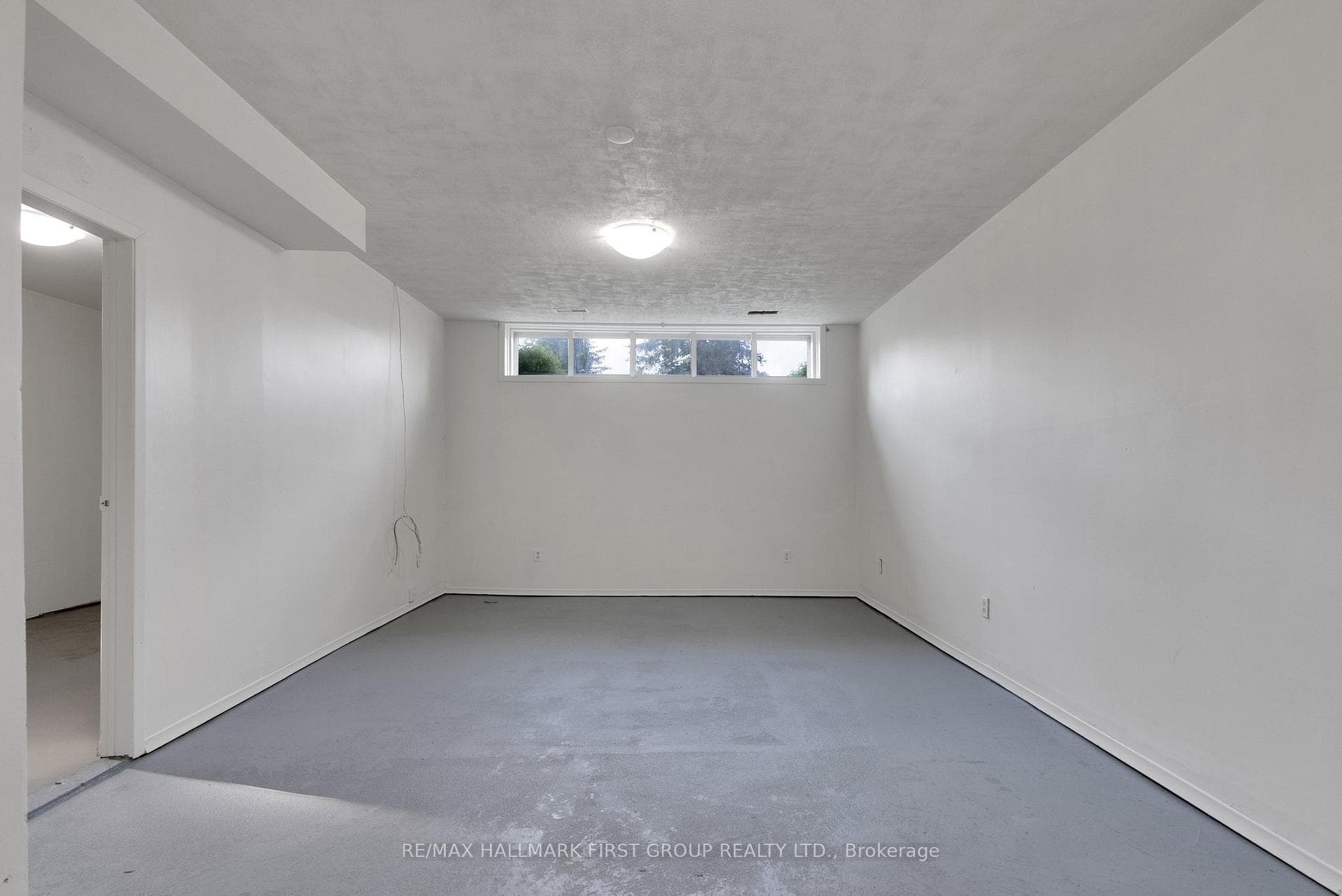 596 Rupert Avenue photo 20