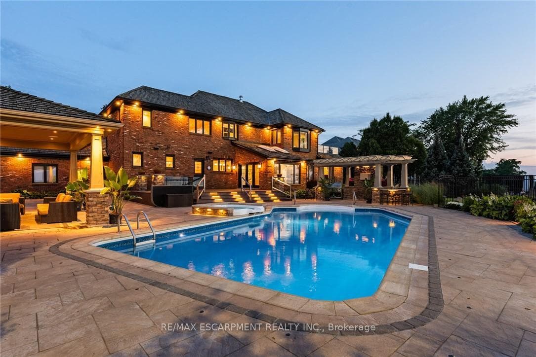17 Lochside Drive photo 8