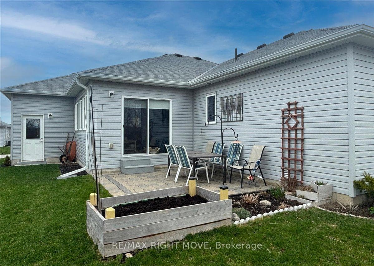 1 Sinclair Crescent photo 24