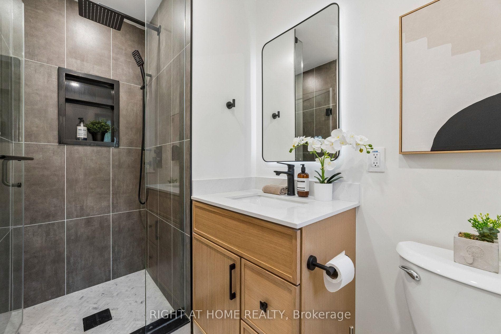 16 Ian Fleming Crescent photo 31