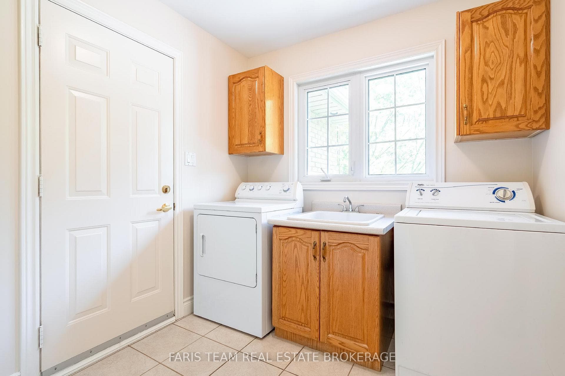 2088 Wilkinson Street photo 29