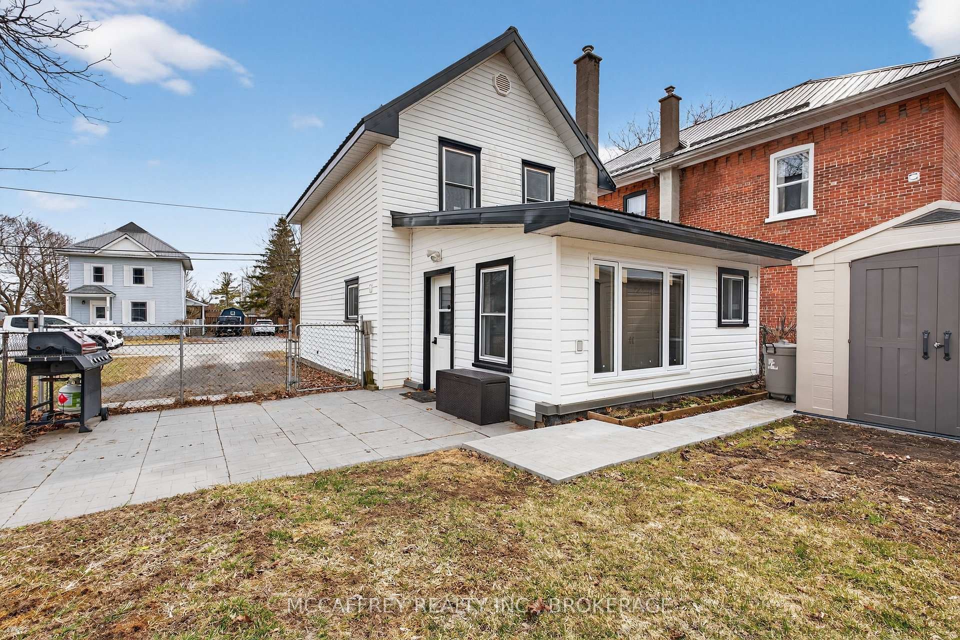 427 Thomas Street photo 26