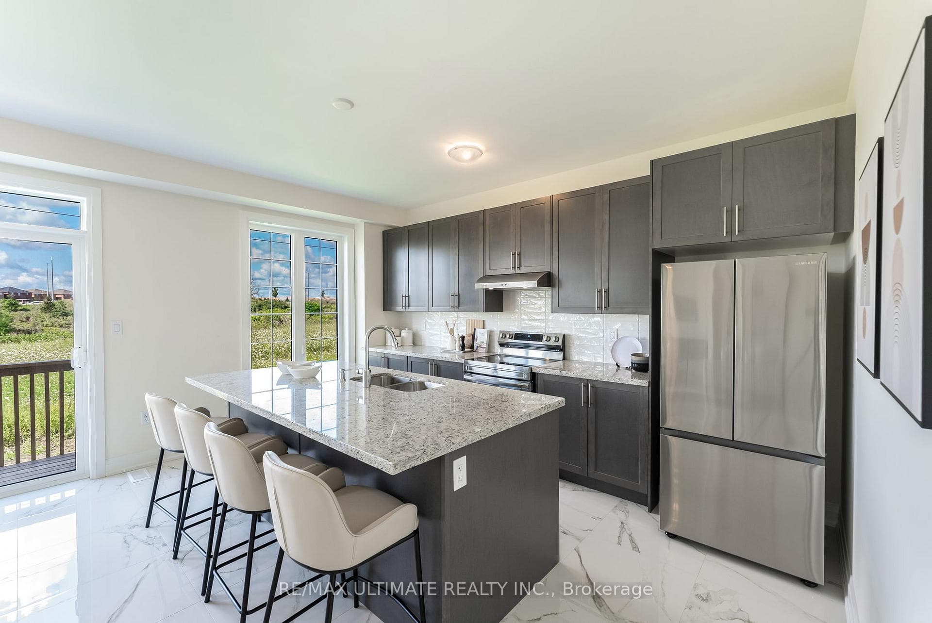 22 Bavenden Crescent photo 7