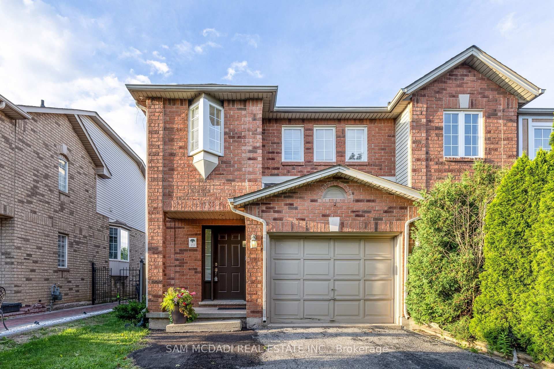 19 Foxtrot Drive photo 1