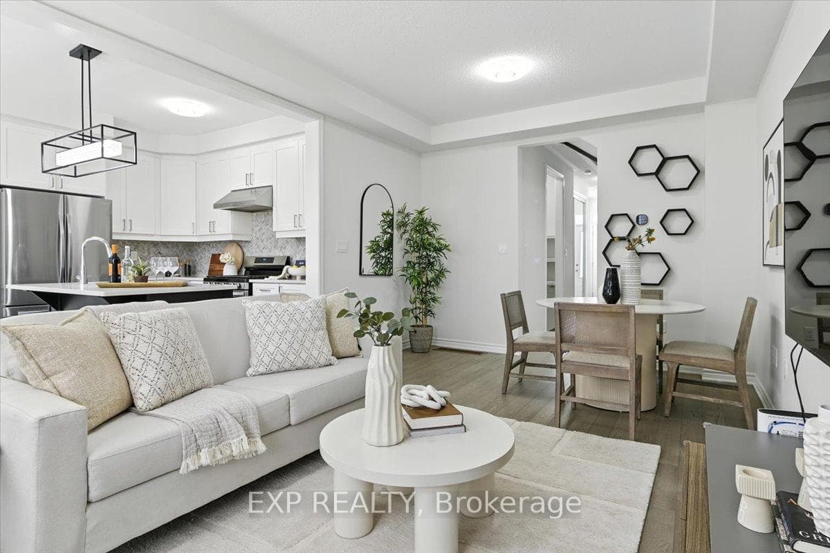 3303 Thunderbird Promenade photo 12