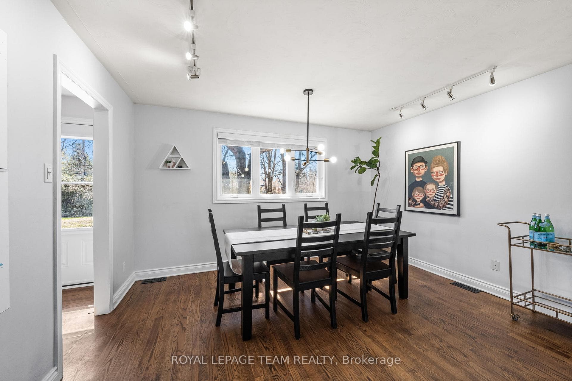 1081 Boucher Crescent photo 10
