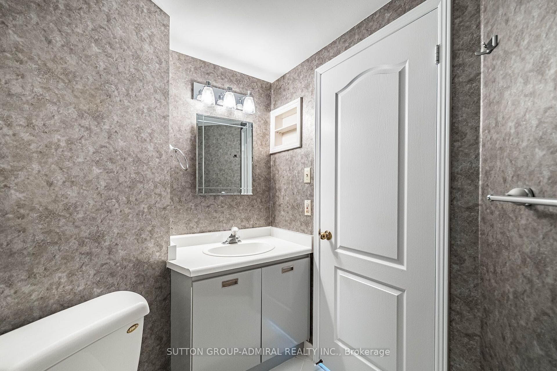 1901 Pilgrims Way Unit 604 photo 45