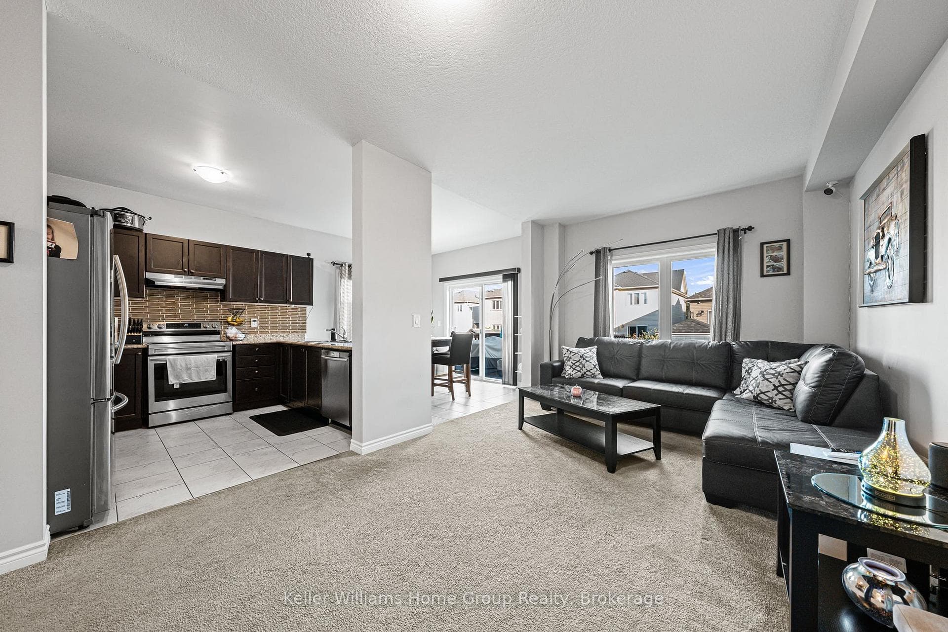 24 Courtney Street photo 9