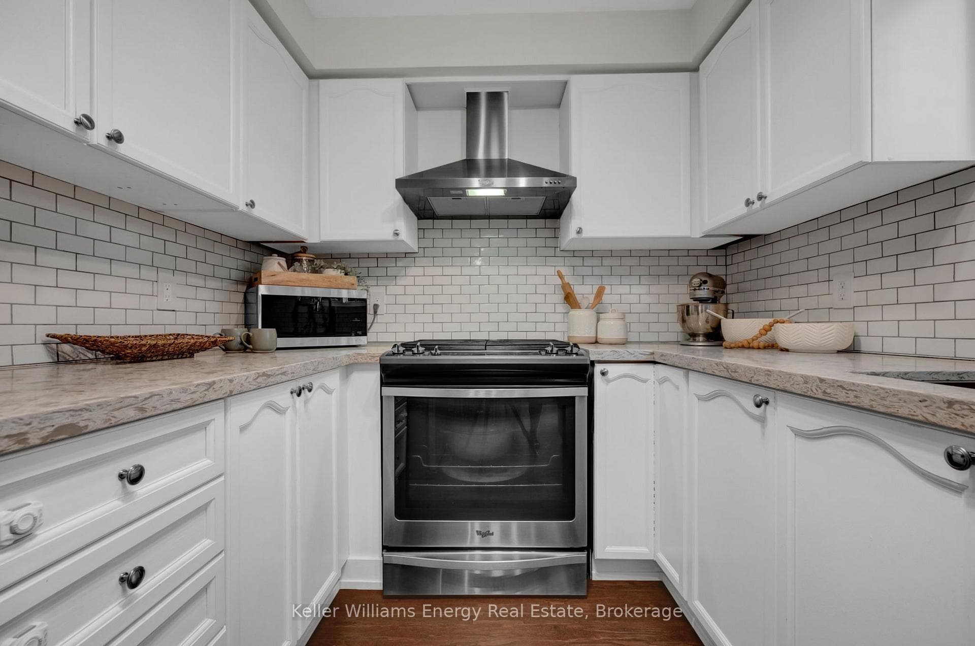 4 Primeau Avenue photo 16