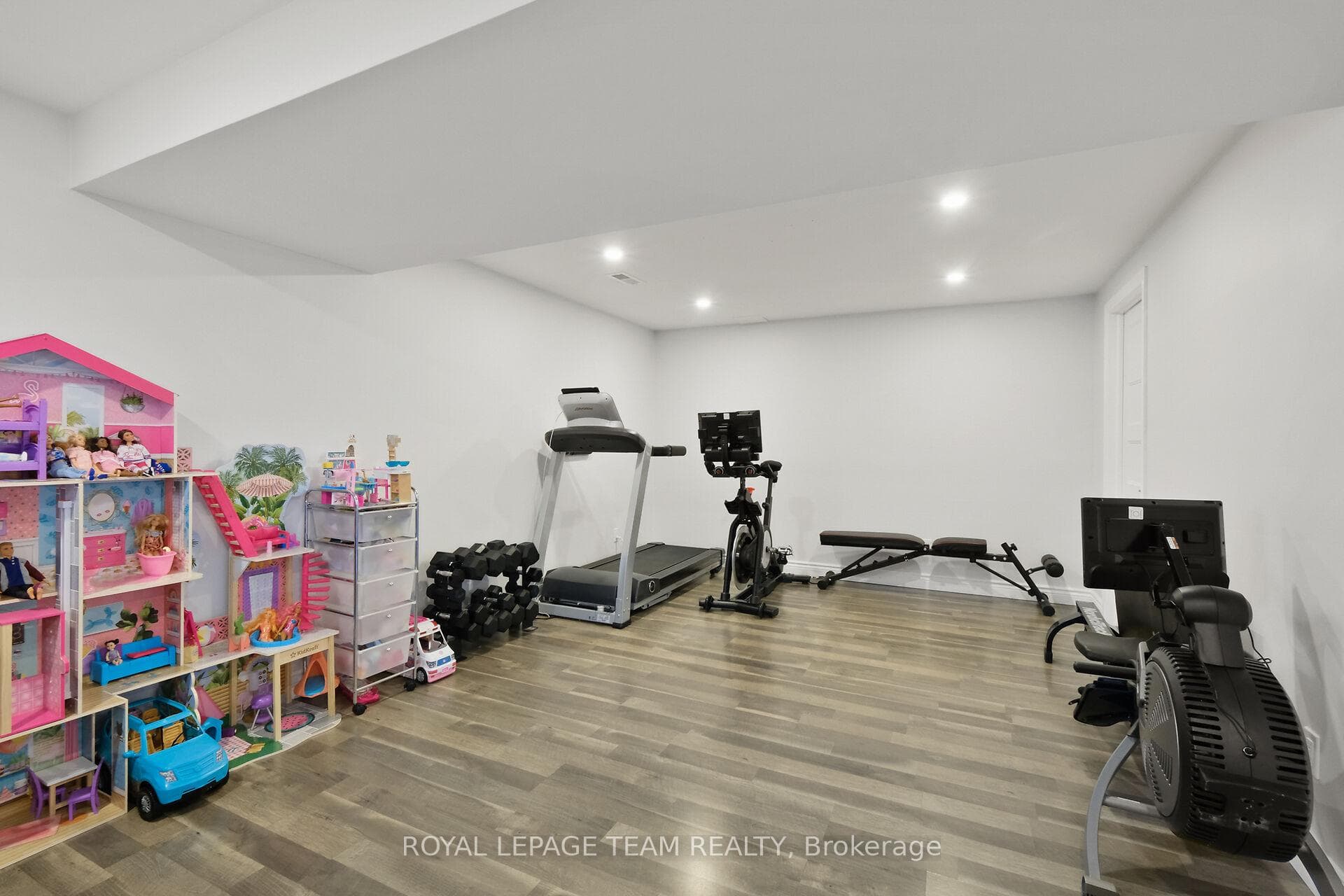 194 Kimpton Drive photo 47