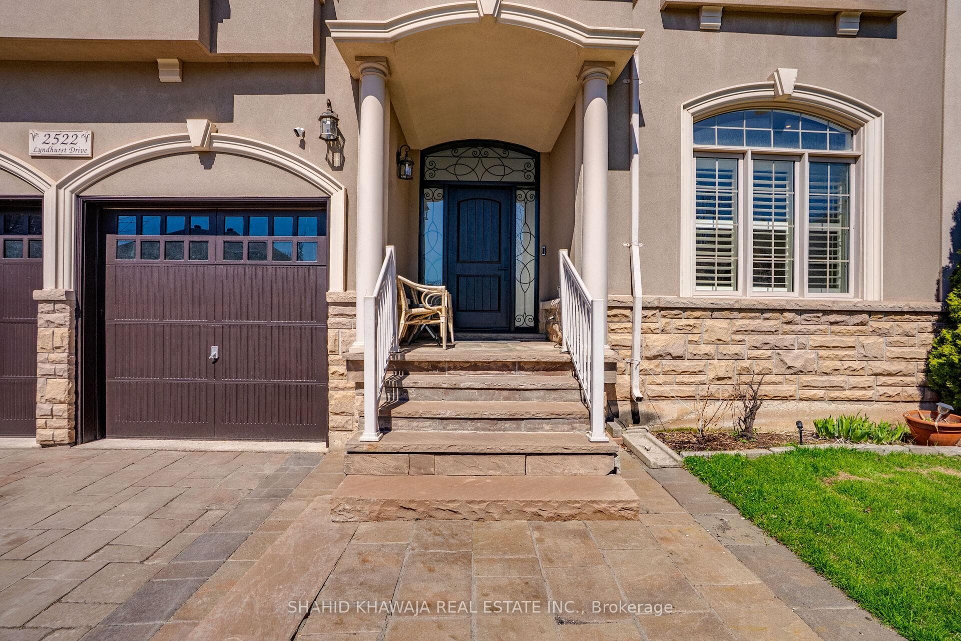 2522 Lyndhurst Drive photo 4