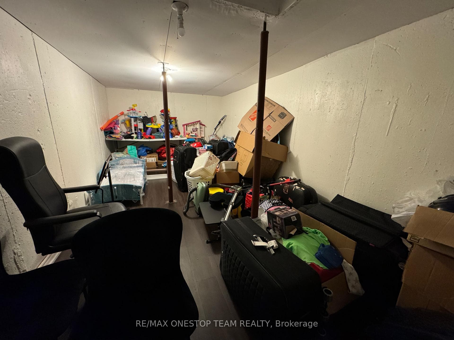 1068 Queens Avenue photo 38