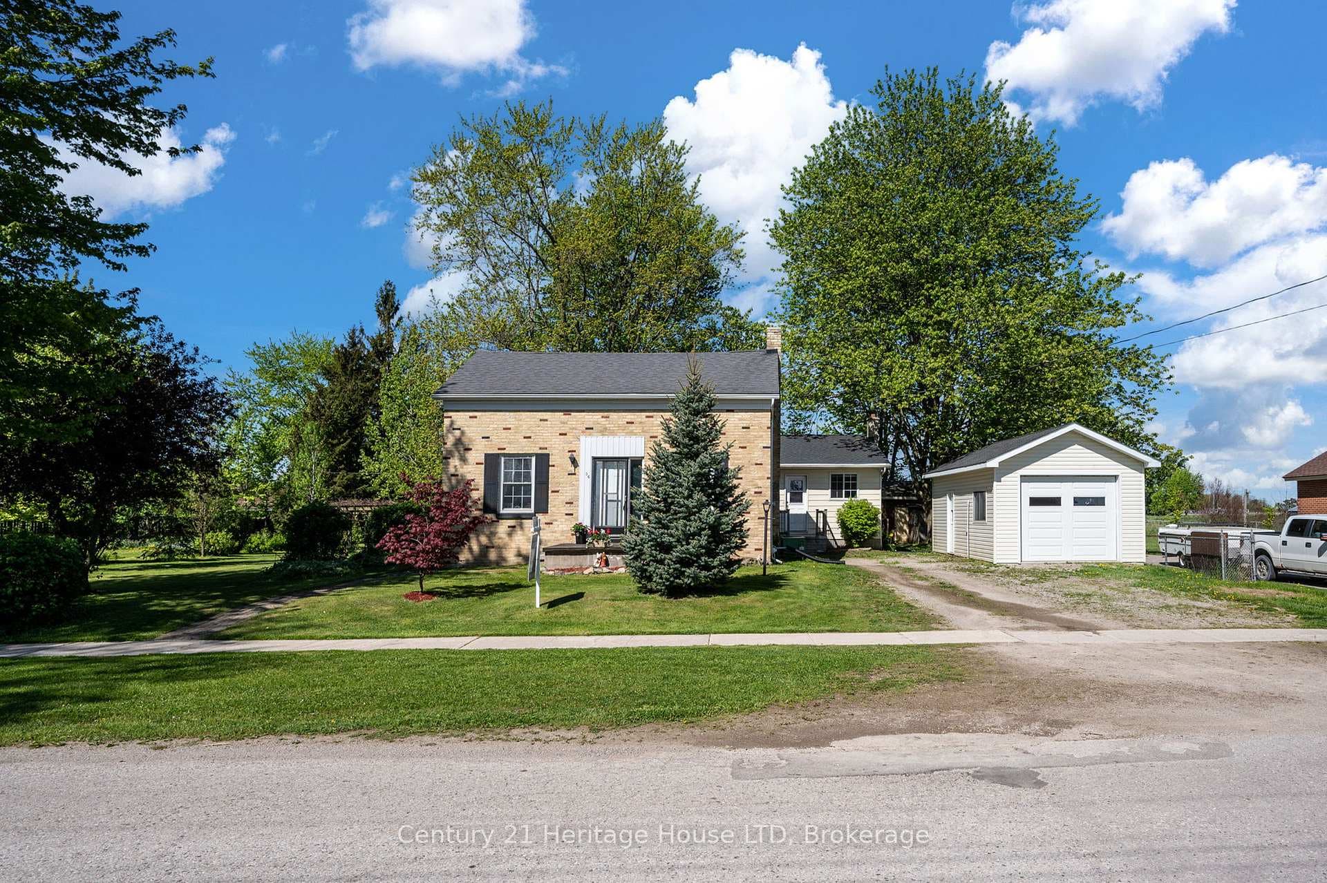 36 KING Street photo 2