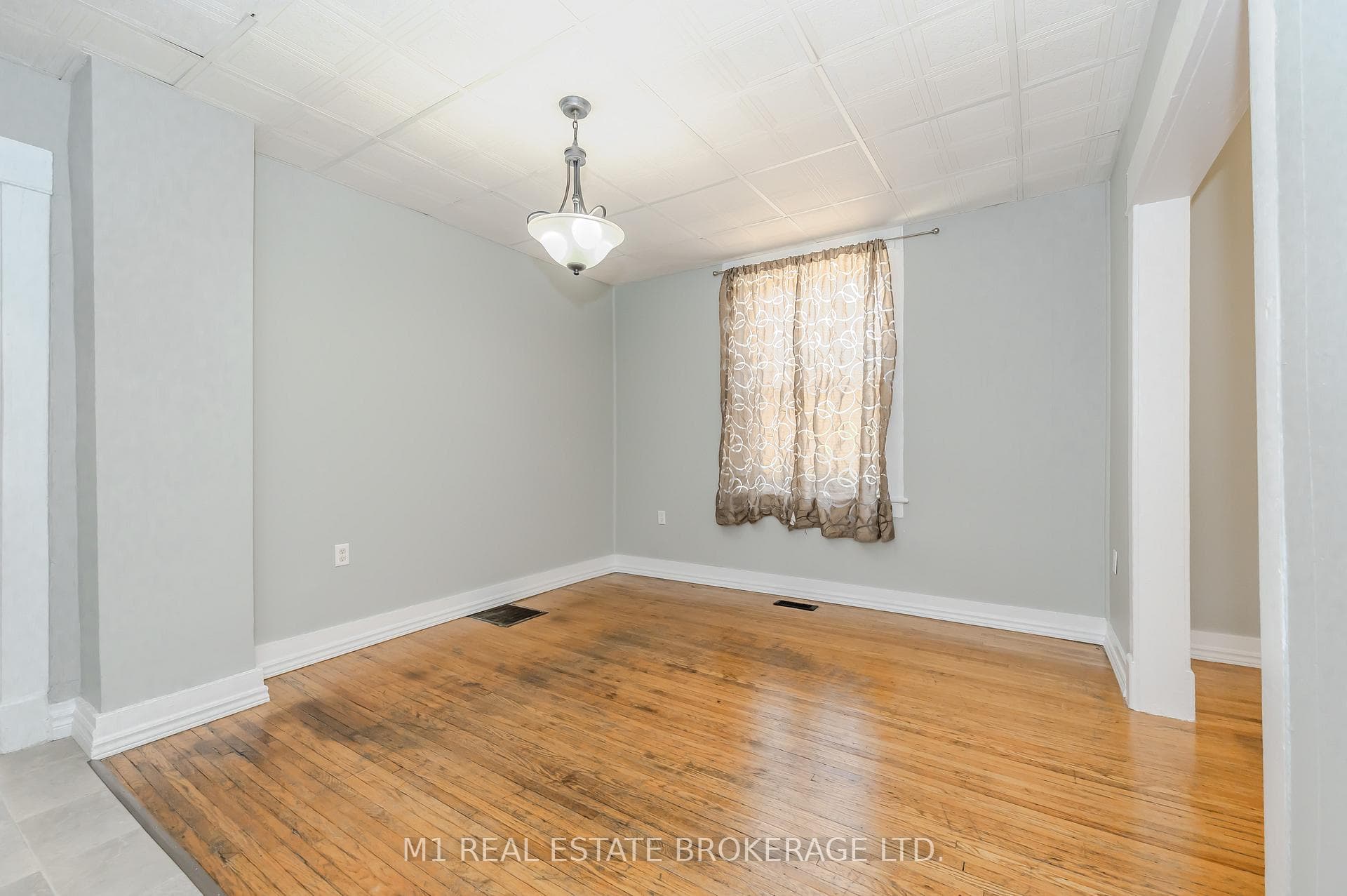 194 York Road photo 12