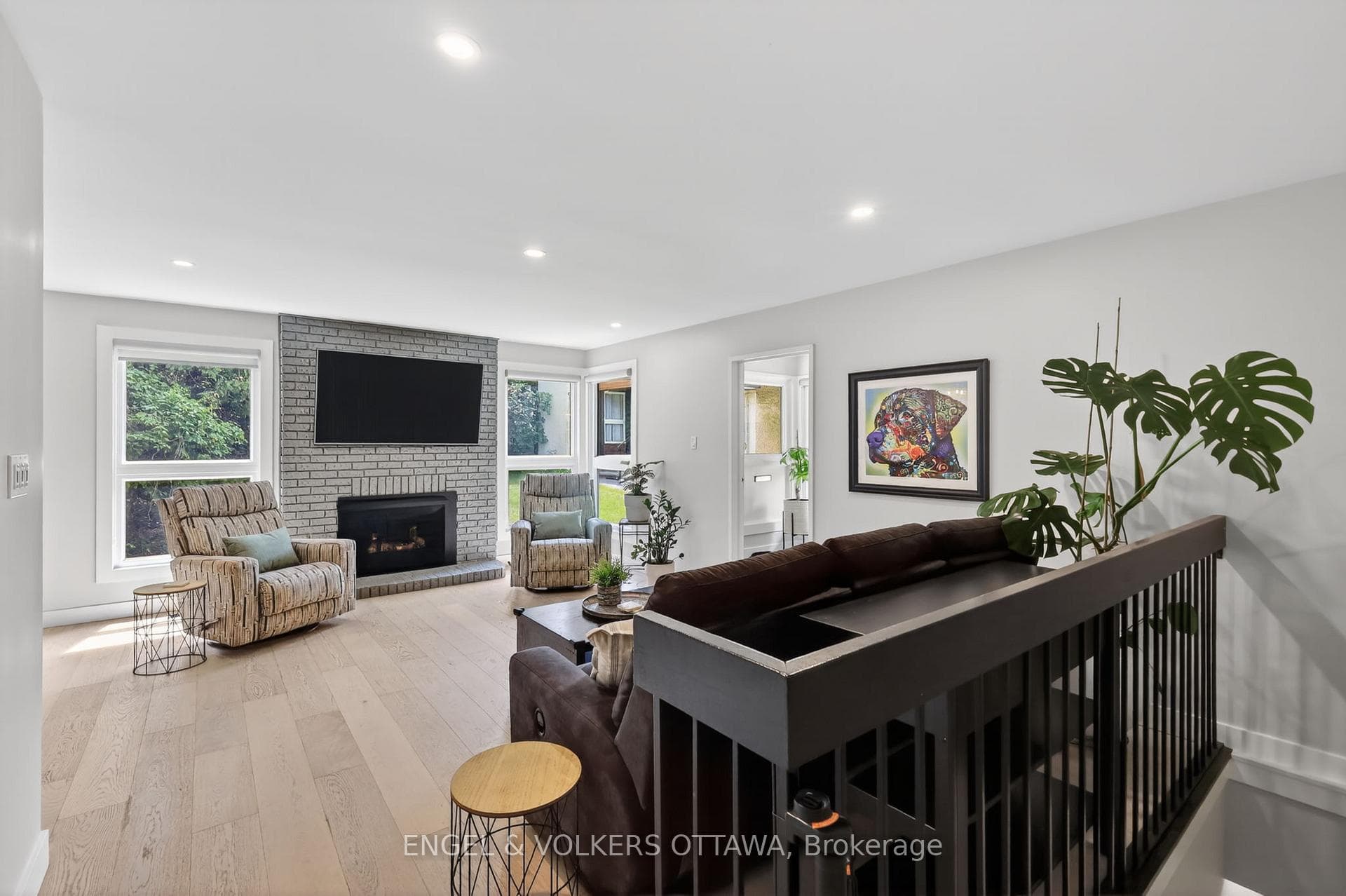 164 McClintock Way Unit 6 photo 6