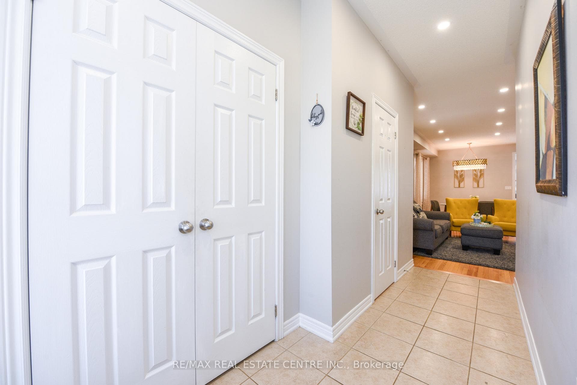 682 Megson Terrace photo 5
