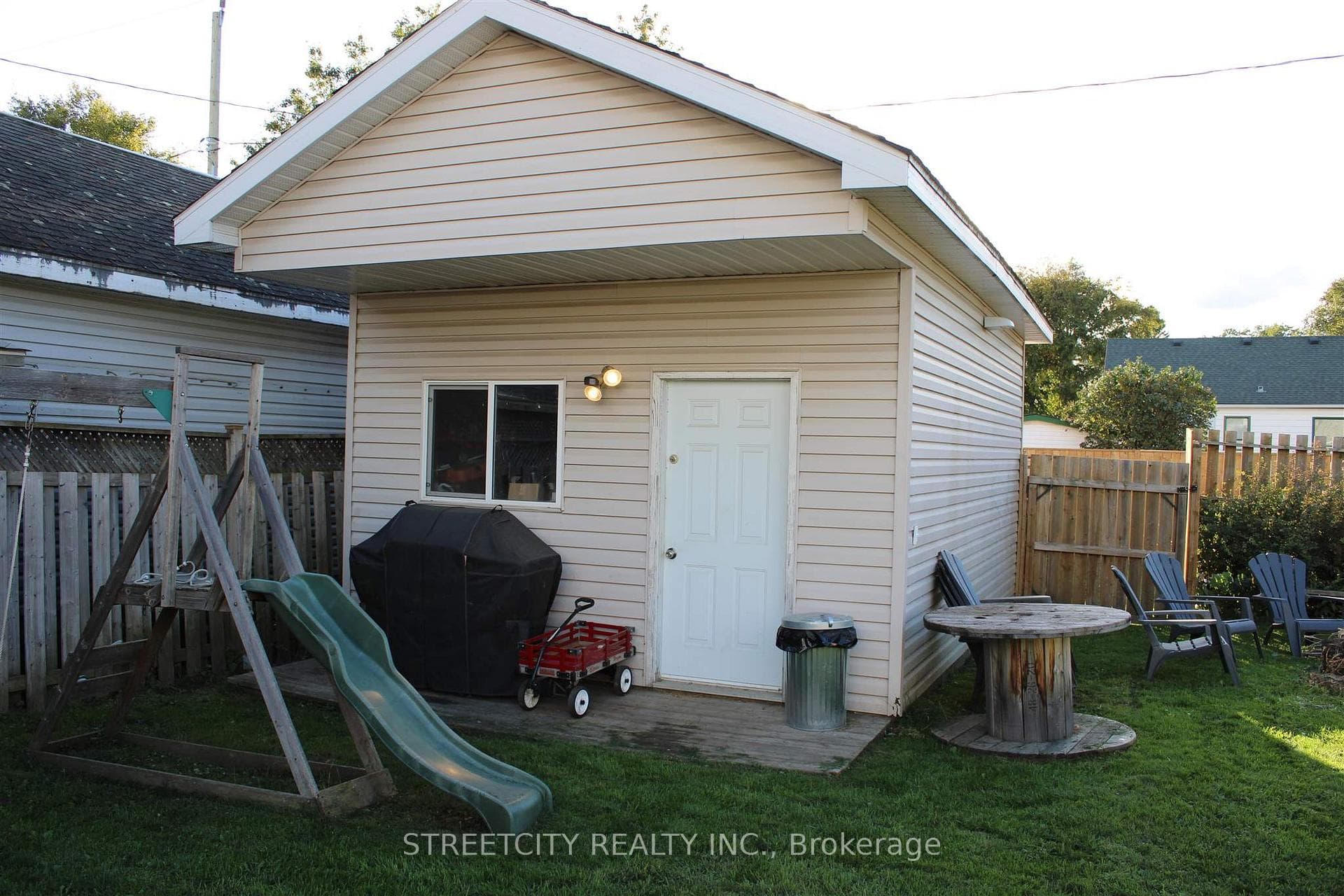 733 Ernestine Avenue photo 7