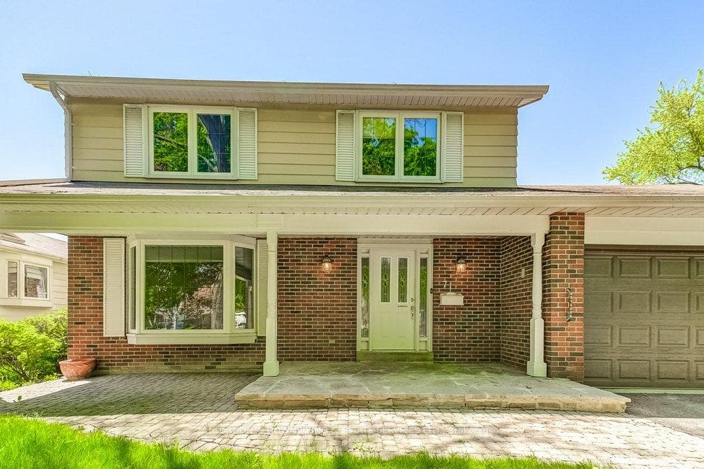 71 Walkerton Drive photo 2