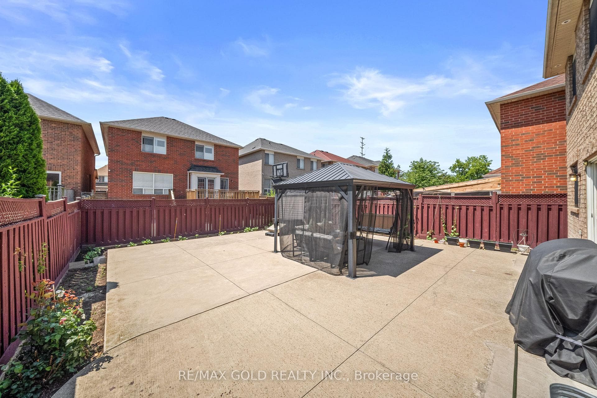 8 Bayridge Drive photo 28