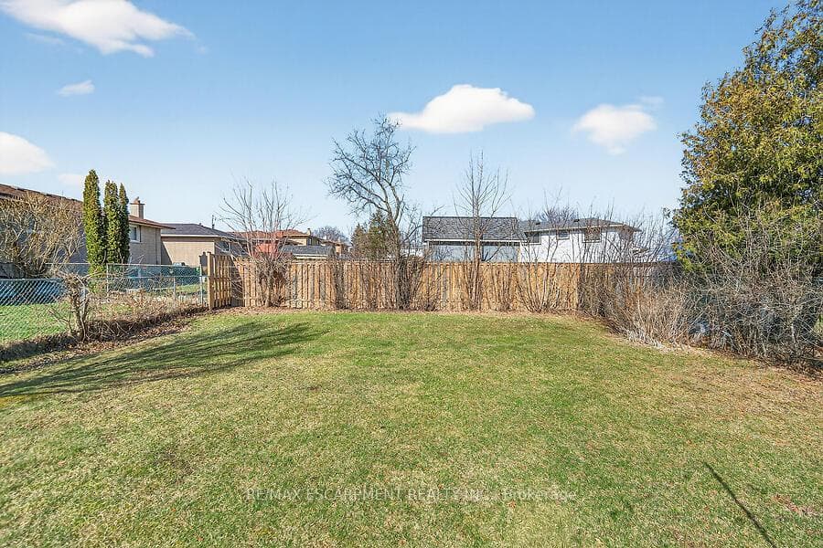 66 Highridge Avenue photo 38