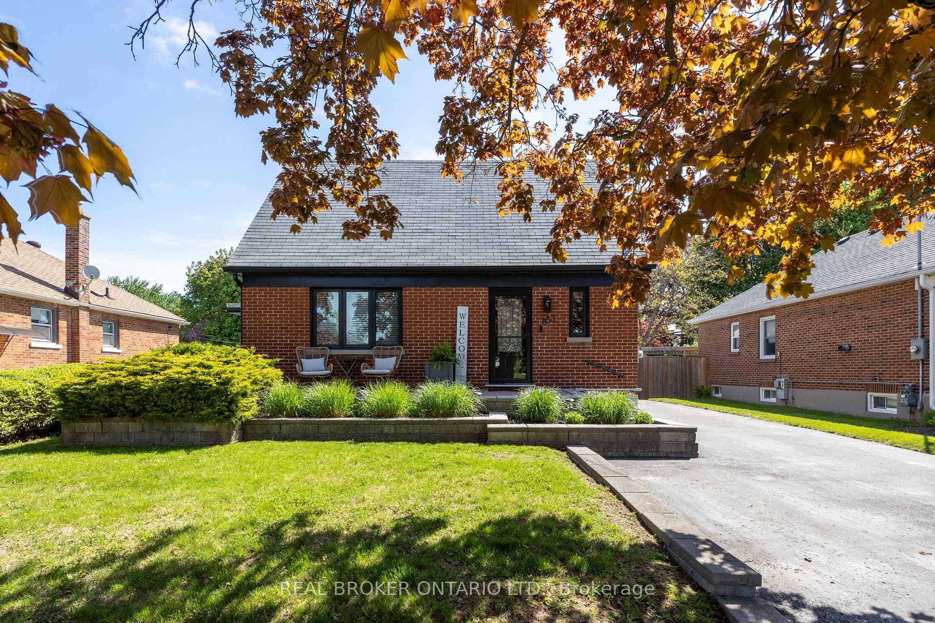 853 Masson Street photo 4