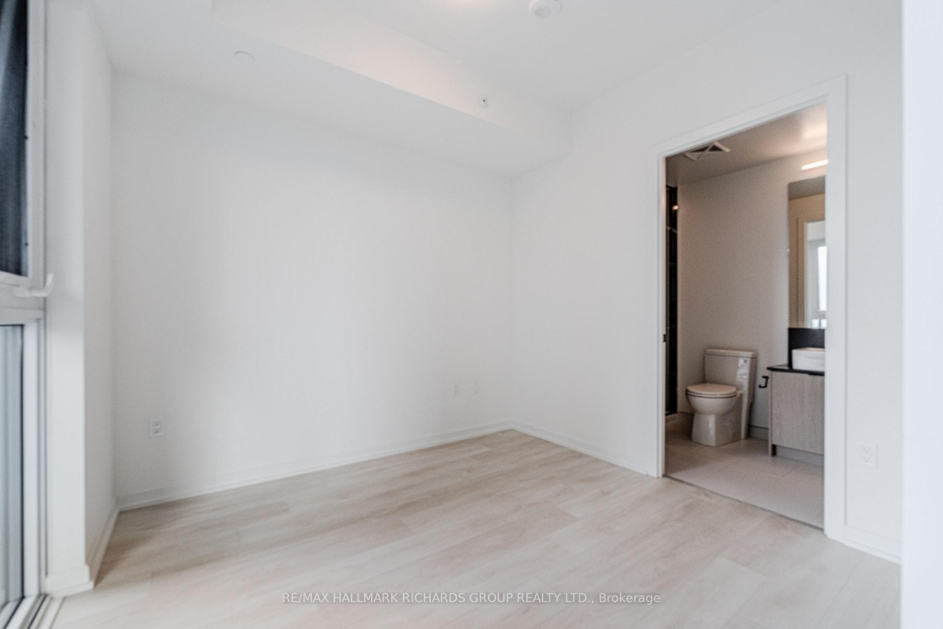 1285 Dupont Street Unit 1411 photo 12