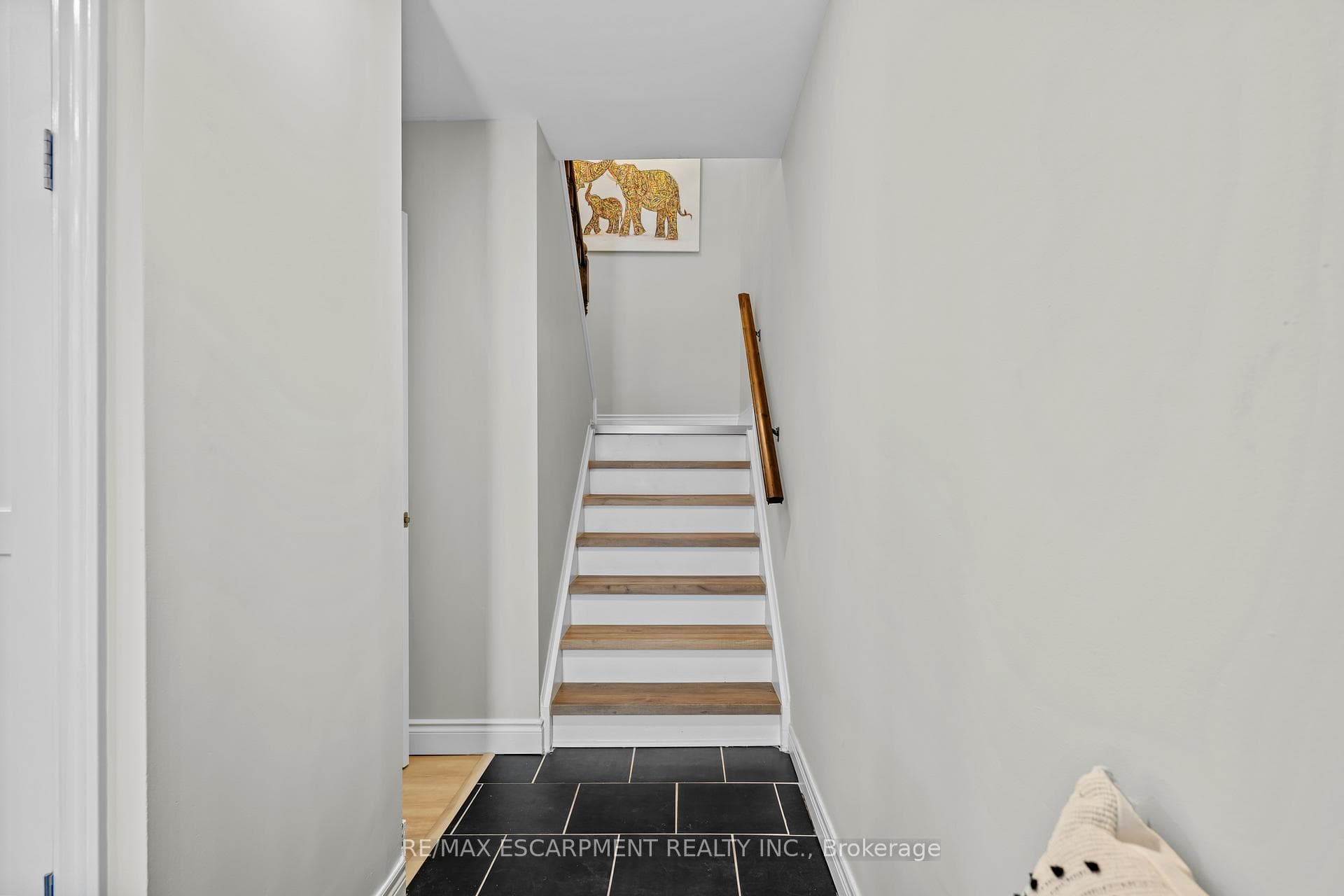 6427 Townline Road Unit 1 photo 21
