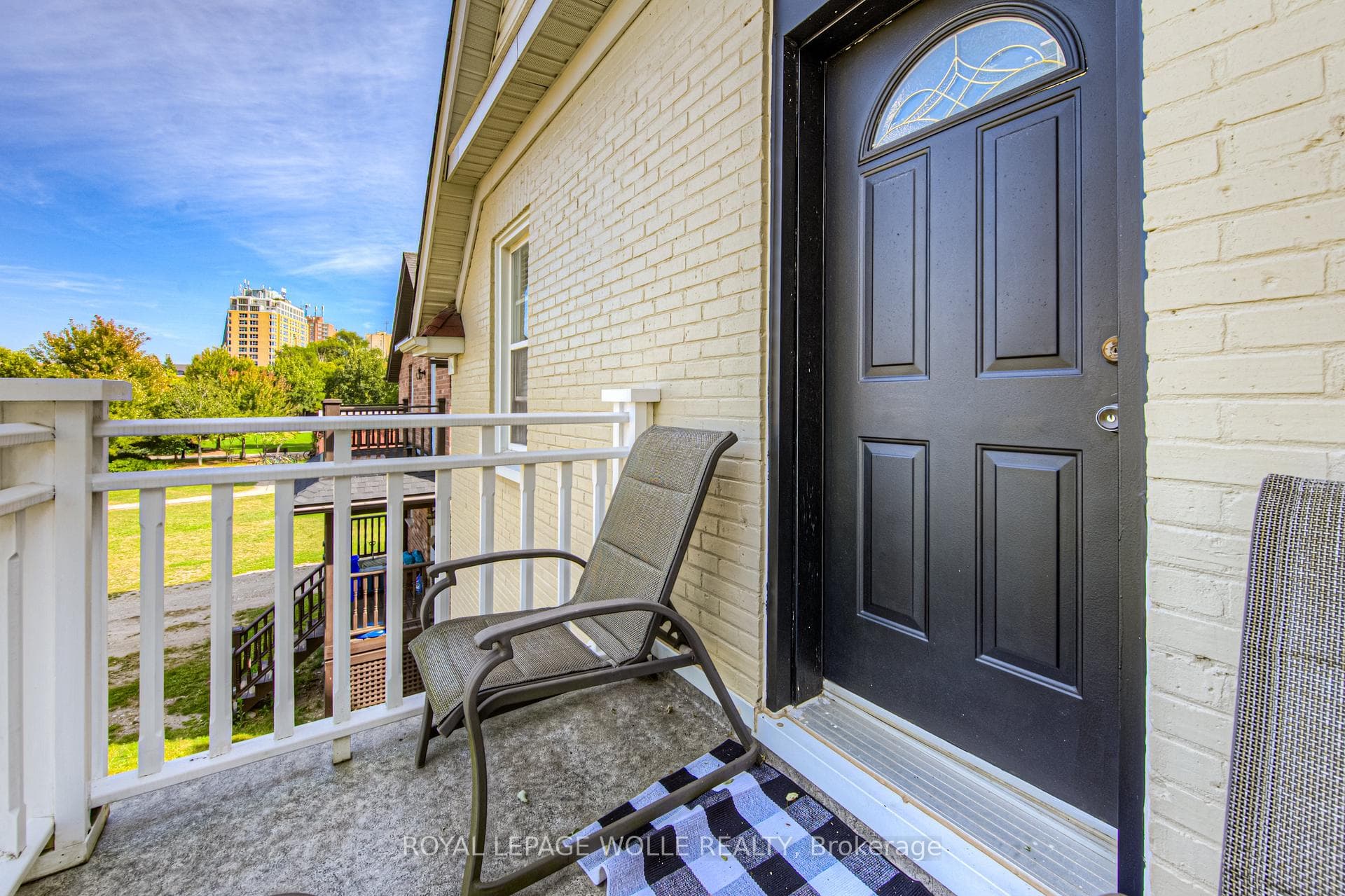 93 Joseph Street photo 28