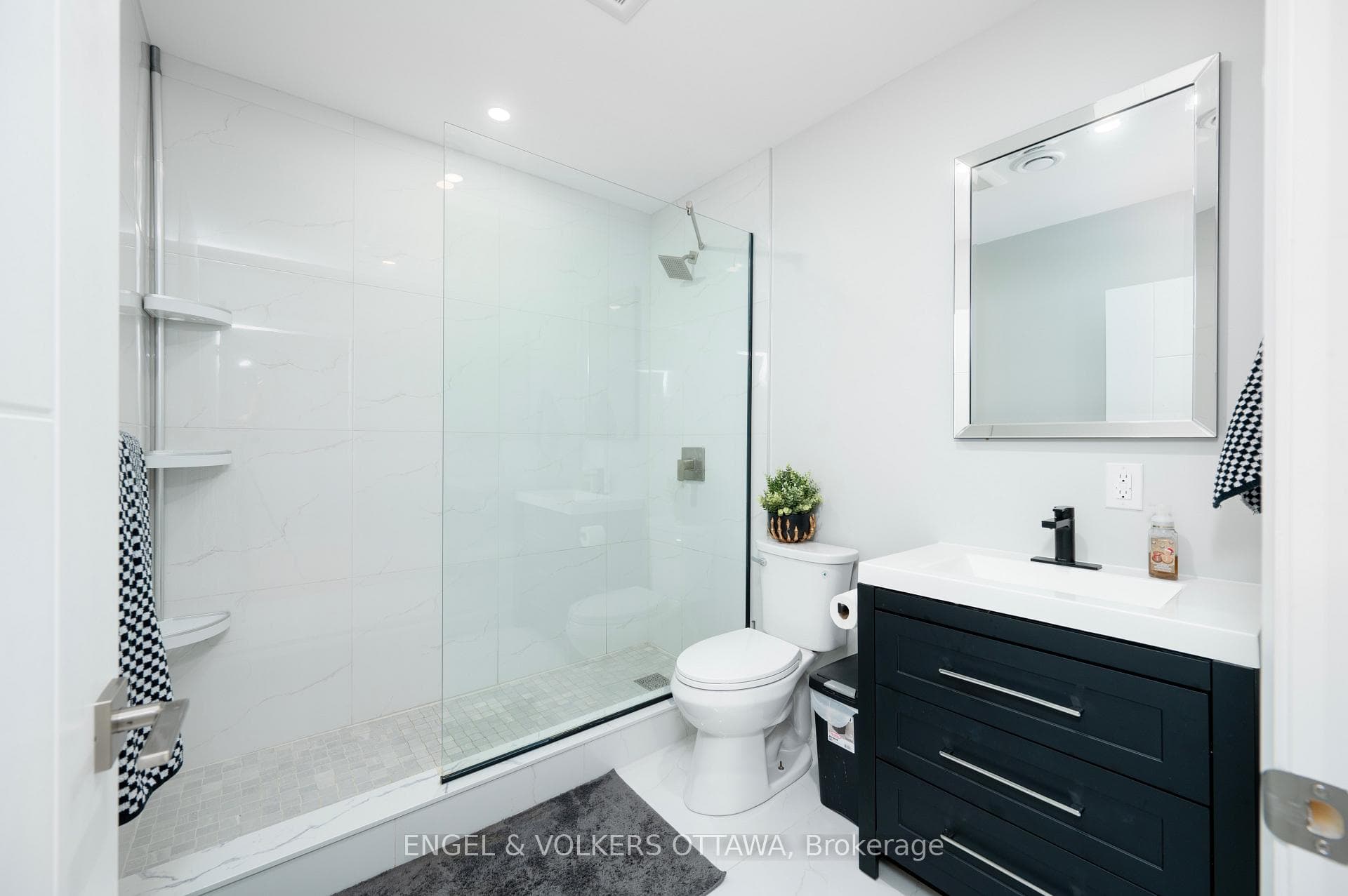 424 Ginger Crescent photo 38