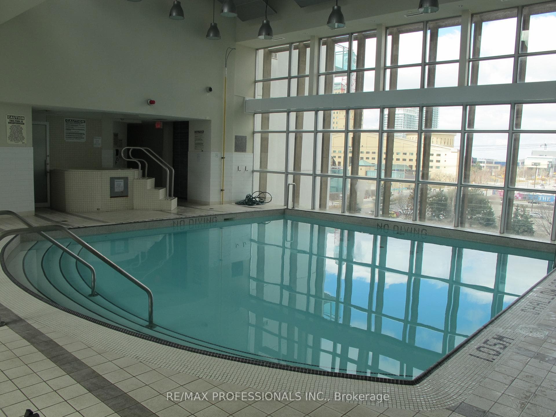 220 Burnhamthorpe Road Unit 3105 photo 13