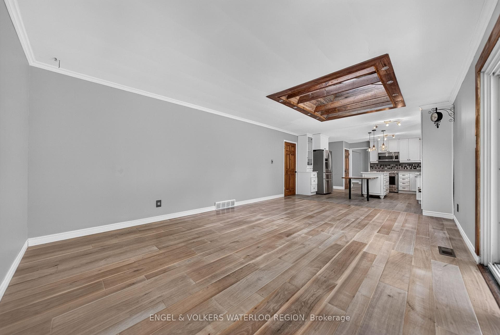 256 Shakespeare Drive photo 17
