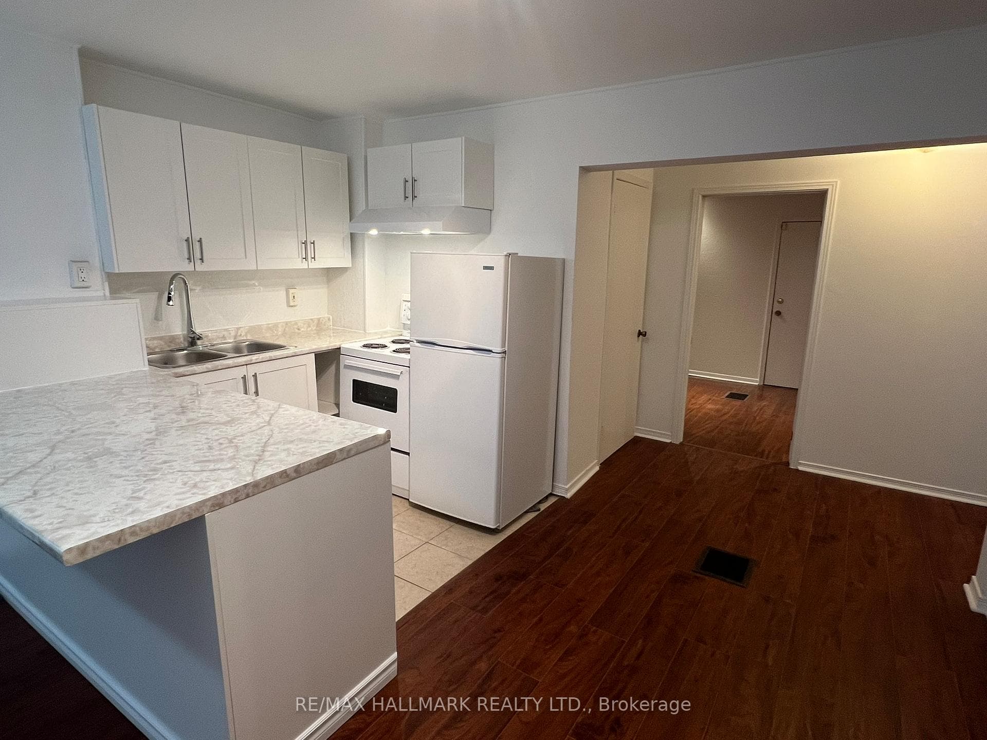 Combined Kitchen, Sitting Area, Brkfst Bar
