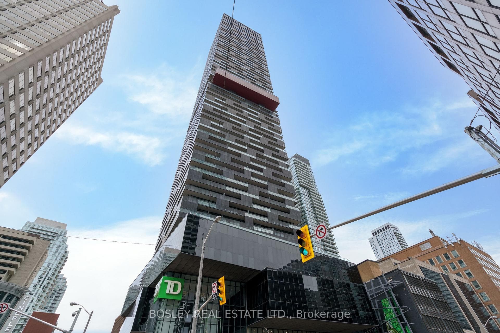 8 Eglinton Avenue Unit 1511 photo 39