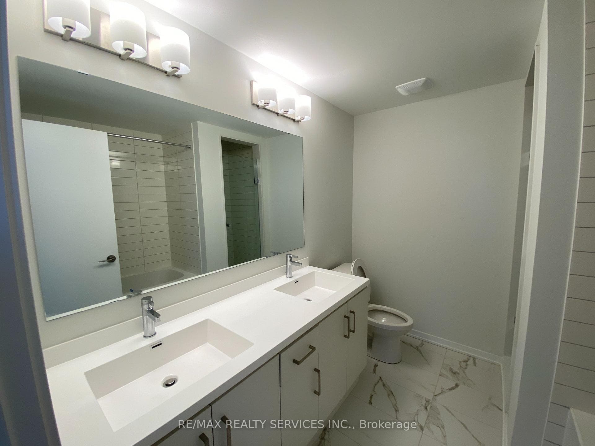 80 Honeycrisp Crescent Unit 372 photo 9