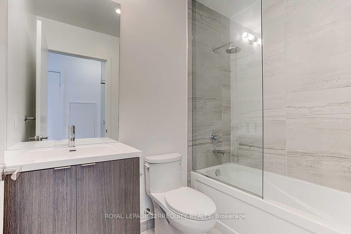 138 Downes Street Unit 3215 photo 10