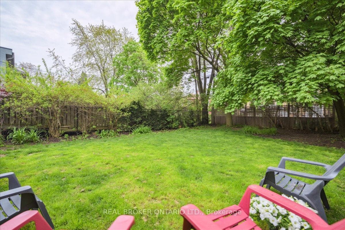 12 Parkview Heights photo 36