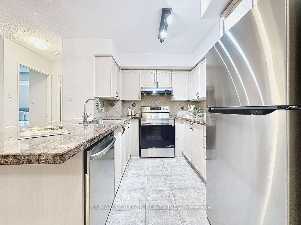 260 Doris Avenue Unit 1109 photo 4