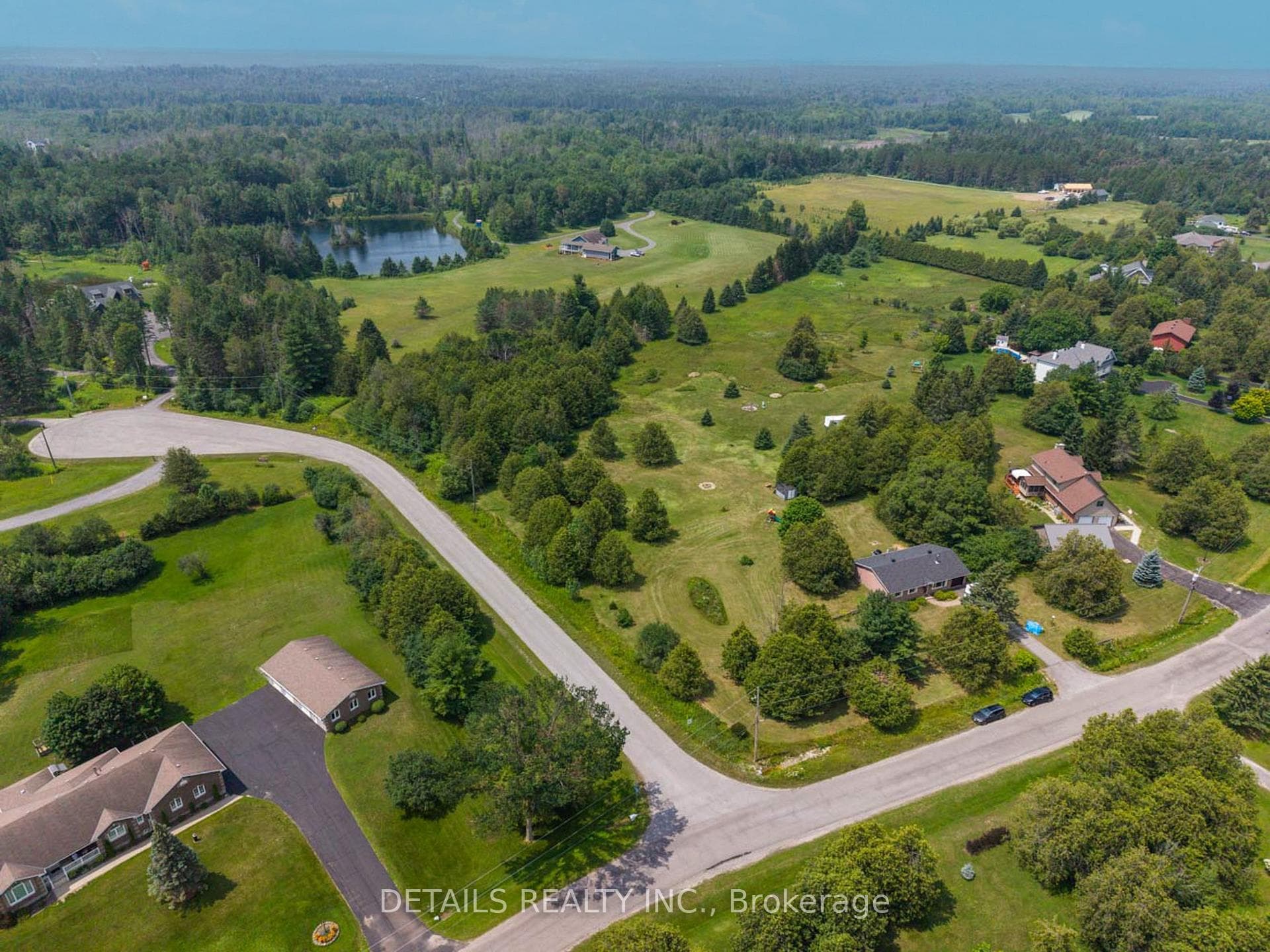 120 Delaney Drive photo 39