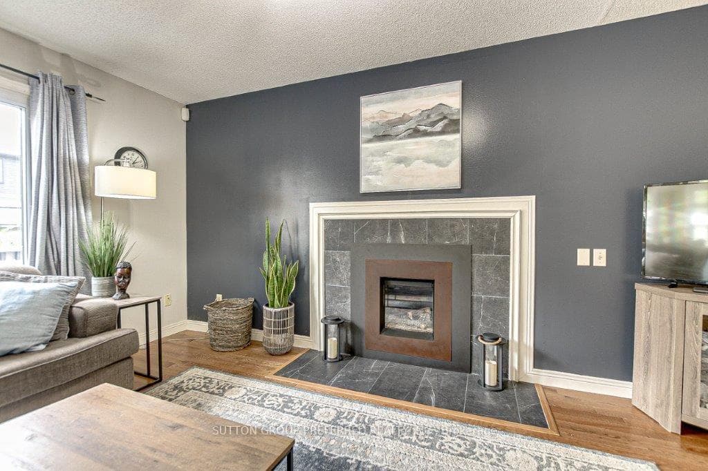 46 Kanata Crescent photo 18