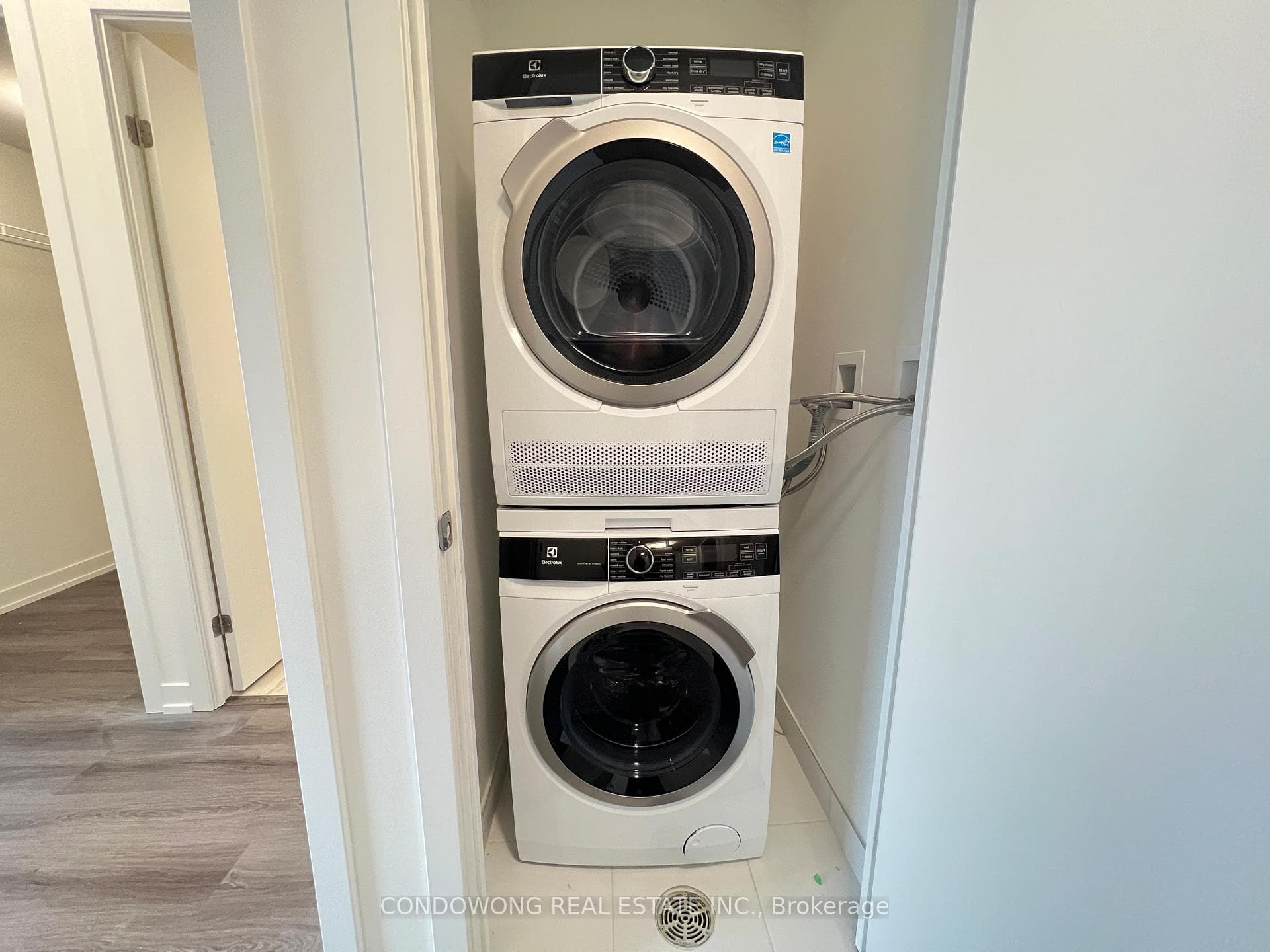 Full Size Washer and Dryer