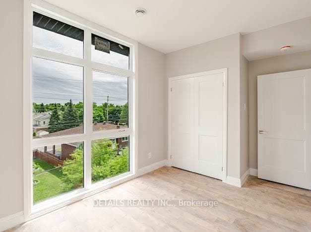 659 Donat Street Unit 201 photo 18